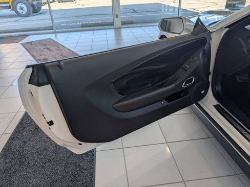 Used 2015 Chevrolet Camaro ZL1 RWD image 4