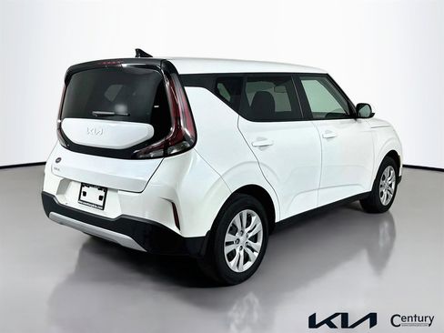 Certified 2024 Kia Soul LX image 5