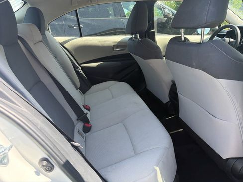 Used 2021 Toyota Corolla LE FWD image 7