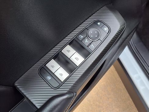 Used 2024 Mitsubishi Outlander SE image 24