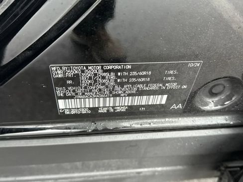 Used 2024 Toyota bZ4X XLE w/ Weather Package image 29