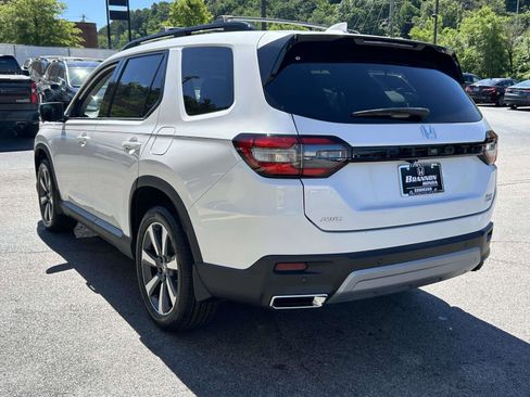 Certified 2023 Honda Pilot Elite image 3