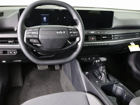 Certified 2025 Kia K4 LXS image 9