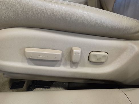 Used 2011 Honda Accord EX-L image 17