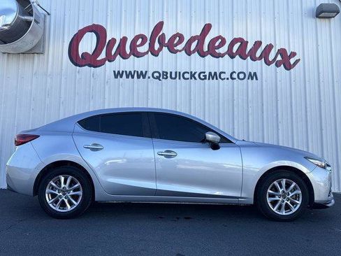 Used 2017 MAZDA MAZDA3 Sport w/ Preferred Equipment Package image 28