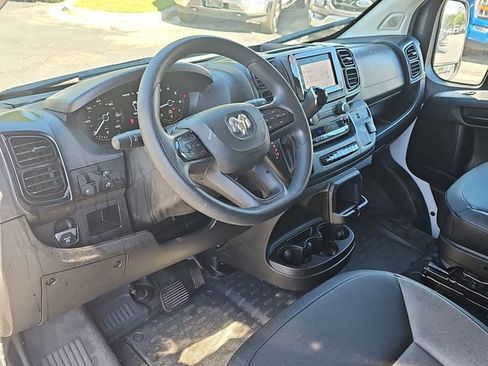 Used 2025 RAM ProMaster 2500 w/ Convenience Group FWD image 11