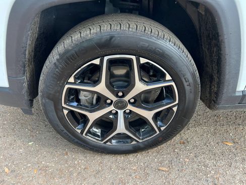 Used 2025 Jeep Compass Limited AWD/4WD image 30