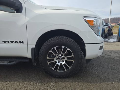 Used 2023 Nissan Titan SV w/ Accessory Utility Package image 2