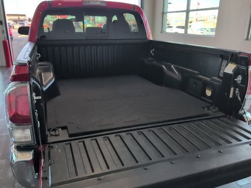 Used 2023 Toyota Tacoma TRD Off-Road image 10