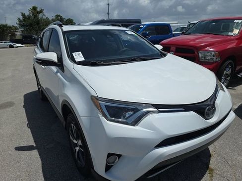 Used 2018 Toyota RAV4 XLE FWD image 1