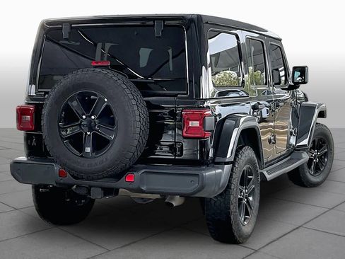 Used 2022 Jeep Wrangler Unlimited Sahara AWD/4WD image 12