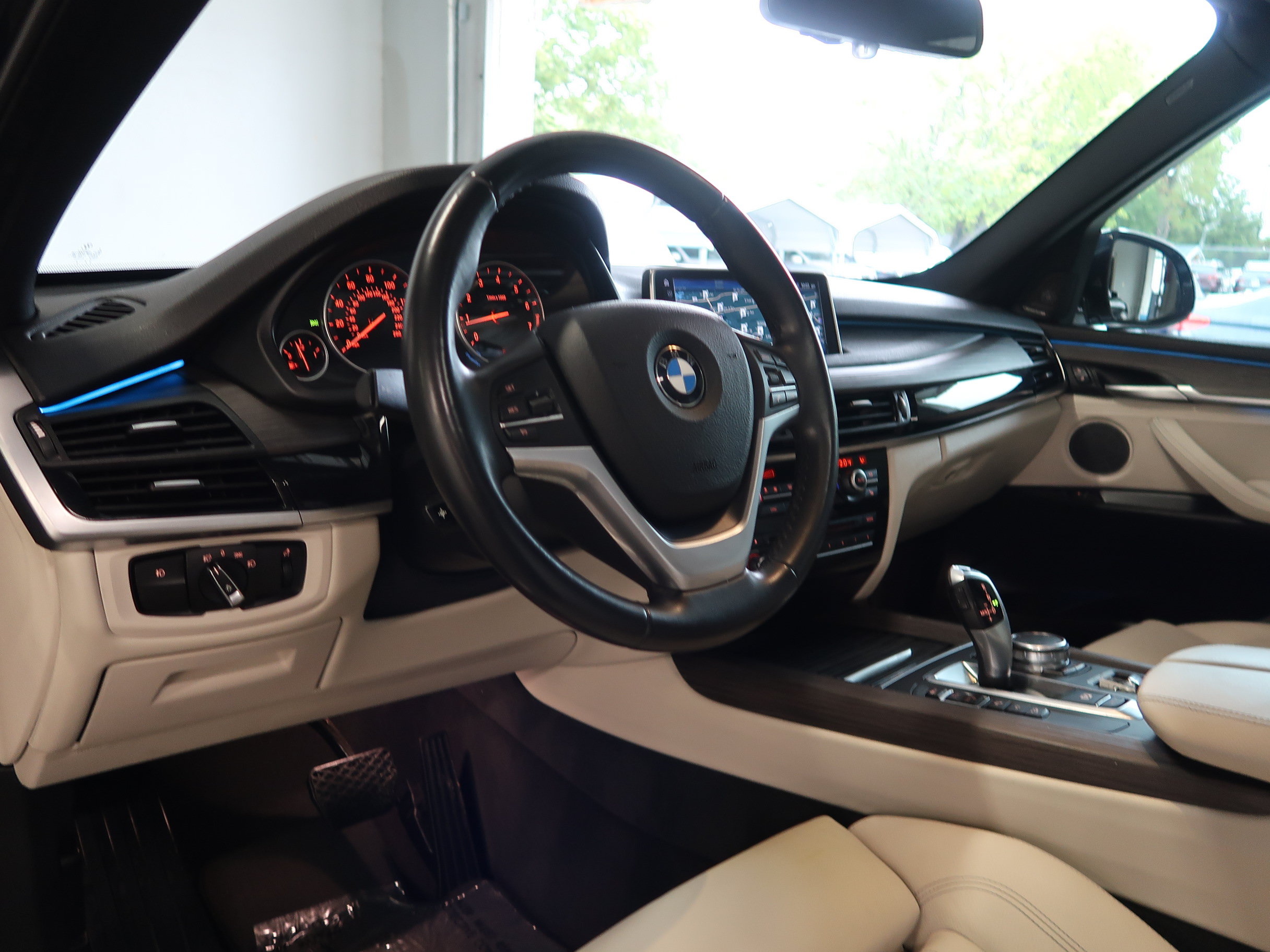 Used 2017 BMW X5 xDrive50i AWD/4WD image 14