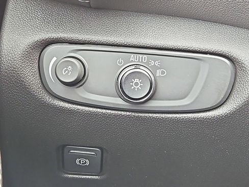 Certified 2023 Chevrolet Blazer LT w/ LPO, Black Grille Bar Package image 24