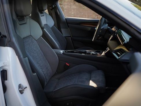 Used 2022 Audi e-tron GT Premium Plus image 24