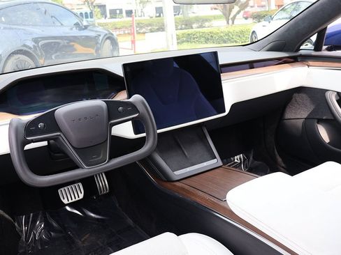 Used 2023 Tesla Model S AWD/4WD image 29