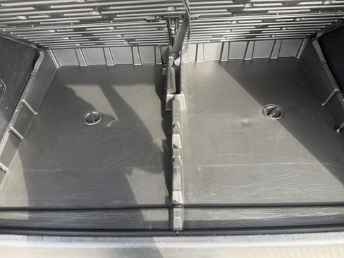 Used 2020 Chevrolet Suburban Premier image 33