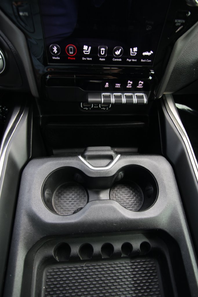 Used 2020 RAM 1500 Sport w/ Level 2 Equipment Goup w/2_L AWD/4WD image 27