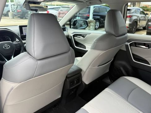Used 2023 Toyota RAV4 XLE Premium FWD image 27