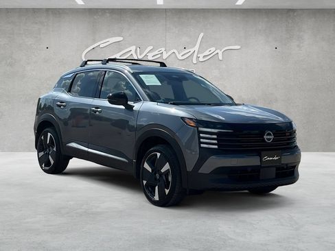 Certified 2026 Nissan Kicks SR FWD image 2
