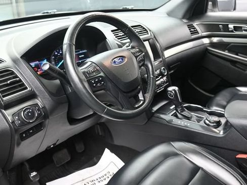 Used 2019 Ford Explorer XLT w/ Equipment Group 202A AWD/4WD image 14