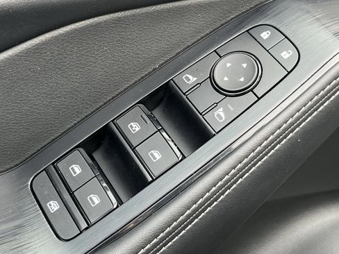 Used 2023 Nissan Rogue SV w/ SV Premium B Package image 20