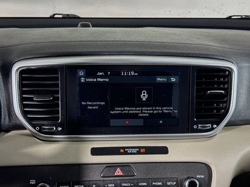 Used 2020 Kia Sportage LX image 12
