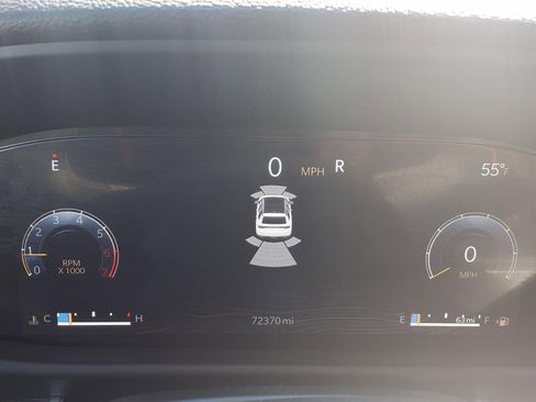 Used 2024 Jeep Wagoneer L Series II w/ Flexible Seating Group image 12