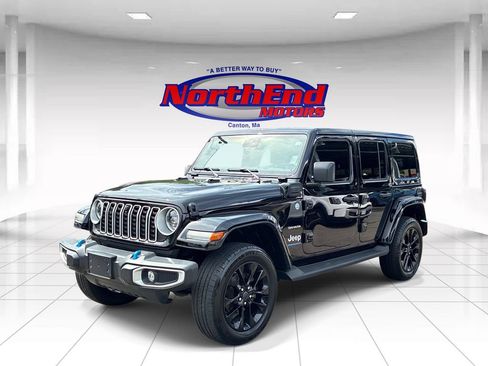 Used 2024 Jeep Wrangler Unlimited Sahara w/ Technology Group AWD/4WD image 3