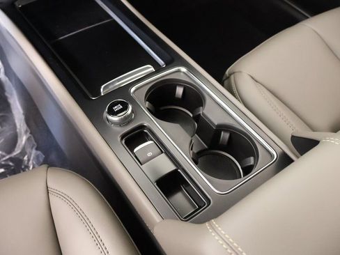 New 2026 Lincoln Corsair Premiere image 9