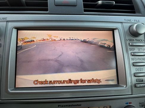 Used 2011 Toyota Camry XLE w/ SE/XLE Extra-Value Pkg FWD image 12