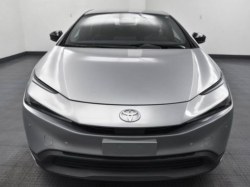 Used 2023 Toyota Prius Limited image 2