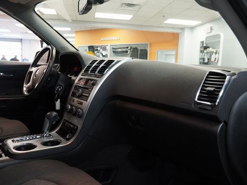 Used 2012 GMC Acadia SLE image 27