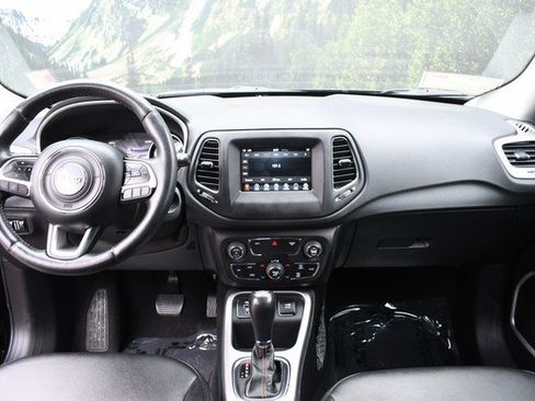 Used 2019 Jeep Compass Latitude w/ Popular Equipment Group image 18