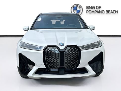 Used 2024 BMW iX xDrive50 w/ Premium Package AWD/4WD image 2