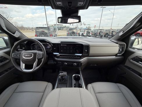 Used 2025 GMC Sierra 1500 SLT w/ SLT Premium Plus Package image 11