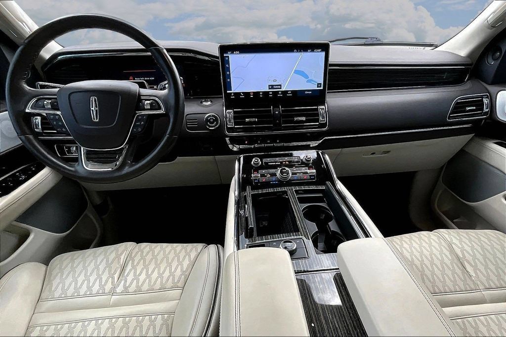 Used 2023 Lincoln Navigator Black Label AWD/4WD image 9