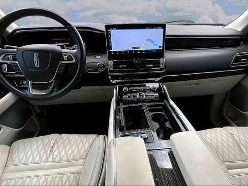 Used 2023 Lincoln Navigator Black Label AWD/4WD image 9