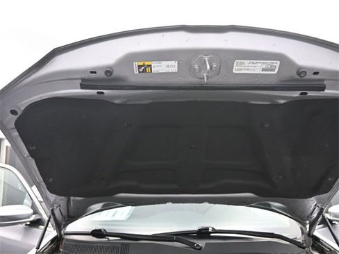 Used 2017 Chrysler 300 C image 21