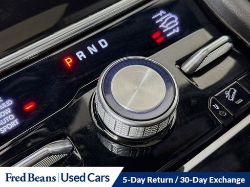Used 2023 Jeep Grand Cherokee Overland w/ Luxury Tech Group IV AWD/4WD image 19