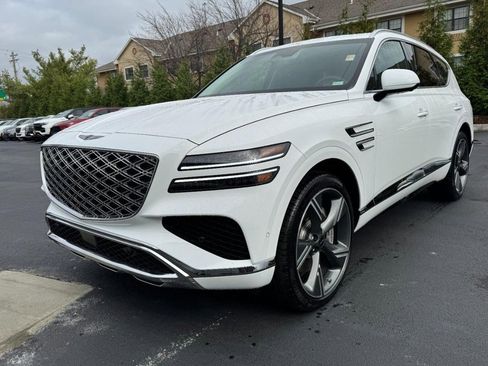 Certified 2025 Genesis GV80 2.5T Prestige image 8