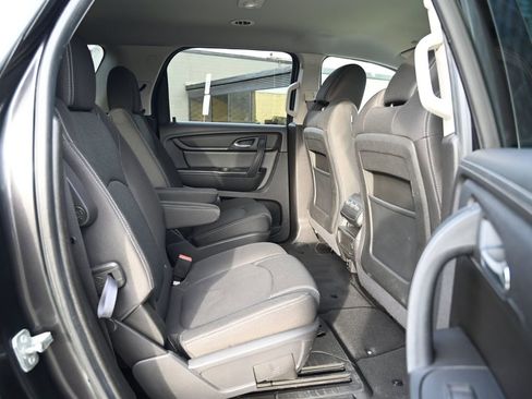 Used 2015 GMC Acadia SLE image 40