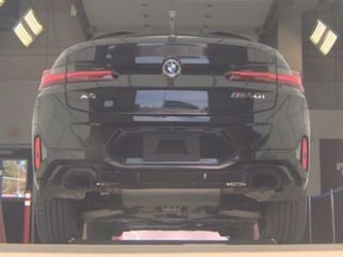 Used 2023 BMW X4 M40i w/ Premium Package image 13