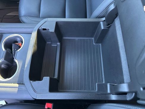 Used 2024 Chevrolet Tahoe Z71 w/ Luxury Package image 32