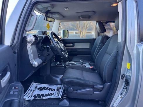 Used 2010 Toyota FJ Cruiser 4WD image 14