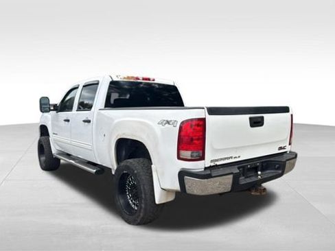 Used 2014 GMC Sierra 2500 SLE w/ SLE Preferred Package AWD/4WD image 4