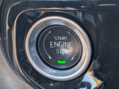 Used 2025 GMC Sierra 1500 SLT RWD image 32