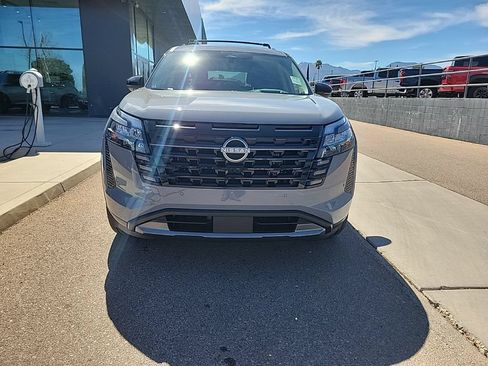 New 2026 Nissan Pathfinder Platinum w/ Cargo Package AWD/4WD image 2
