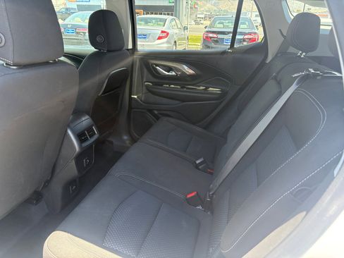 Used 2022 GMC Terrain SLE w/ Driver Convenience Package image 12