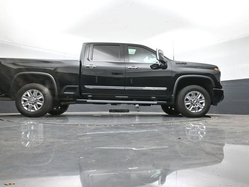 Used 2024 Chevrolet Silverado 2500 High Country w/ High Country Premium Package image 40