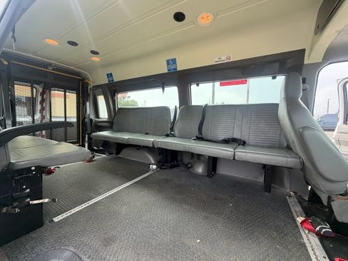 Used 2014 Ford E-250 and Econoline 250 Extended w/ Power Group RWD image 7